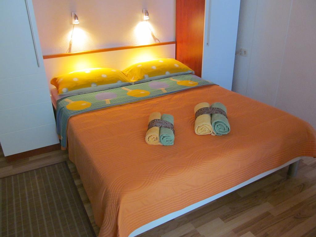 Apartment Danese Promajna Chambre photo
